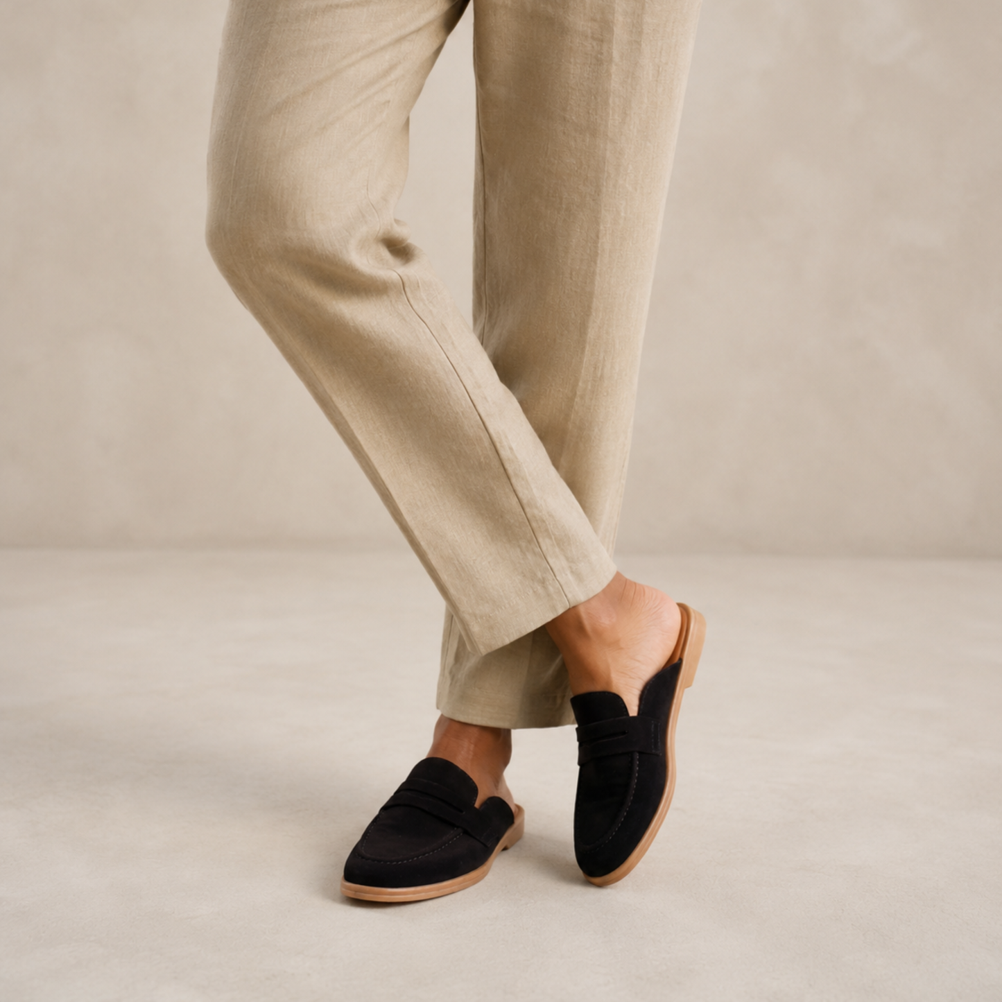 The Suede Mule (Black)
